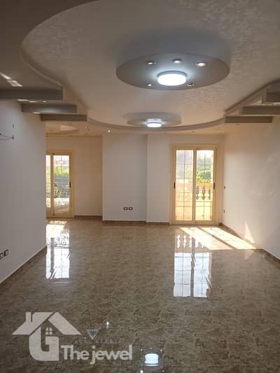 Apartment for Rent in Yasmeen Villas | 210 sqm, First Floor with Garden View