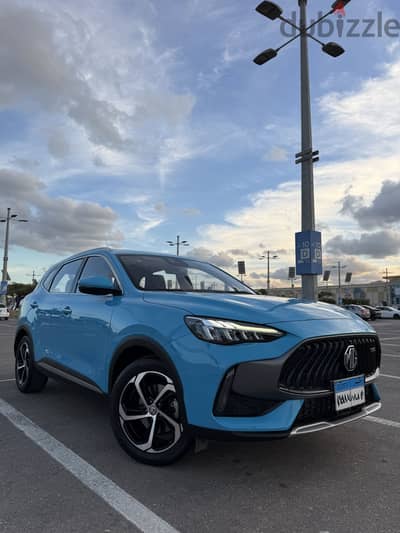 MG HS 2025 TROPHY LIVERPOOL EDITION
