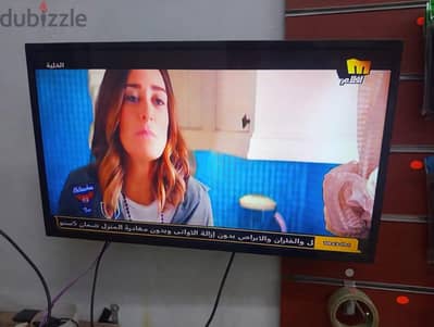 شاشه ٣٢ بوصه بحاله ممتازه
