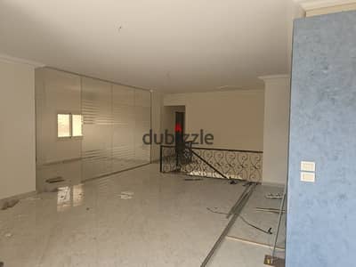 Duplex 450 meters suitable for residence or as an office for Prime Location