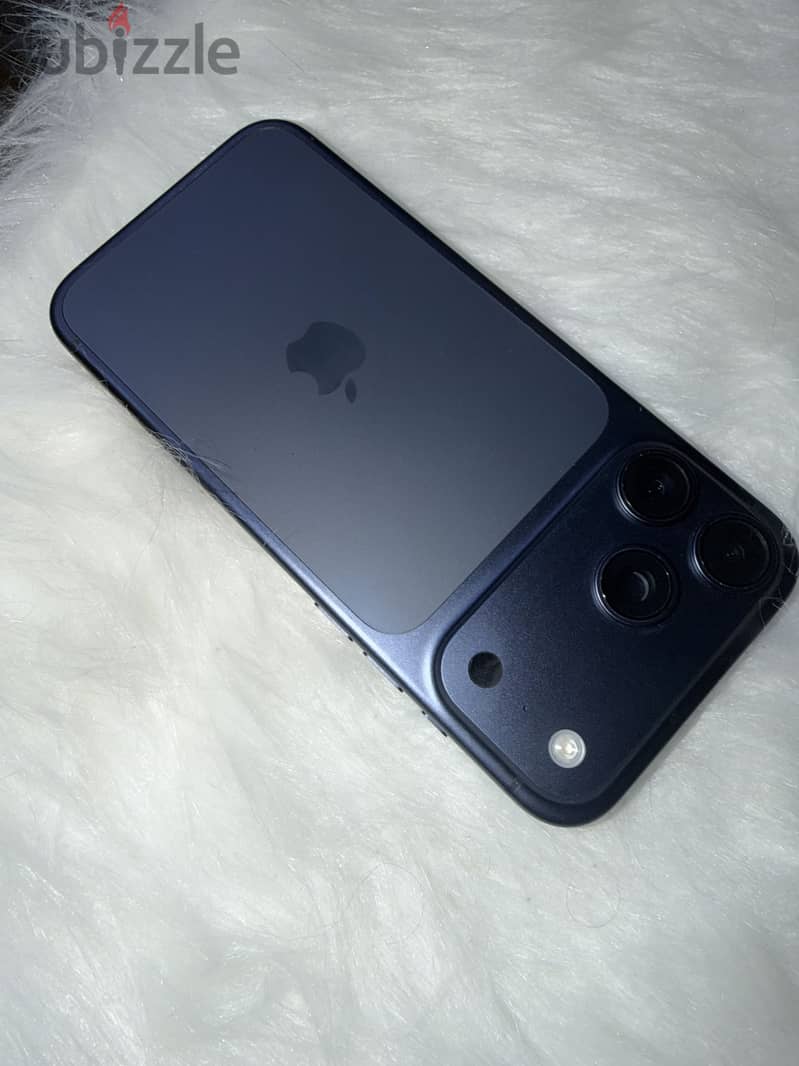 Apple - iPhone 17 Pro Max 3