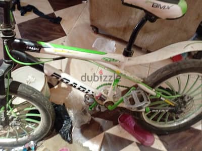Roadix bmx مقاس عشرين استعمال سنتين مش محتاجه اي حاجه