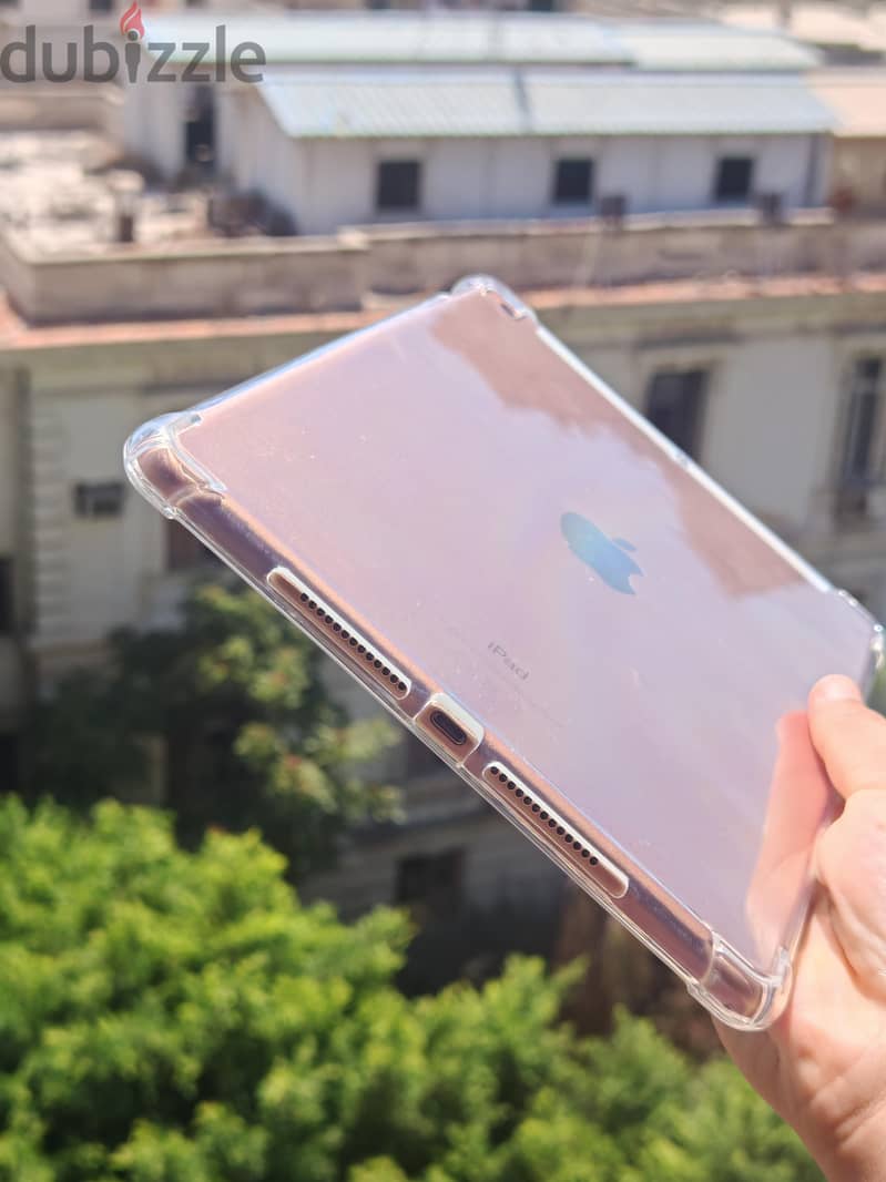 IPad 7th generation 32g wifi +sim 2