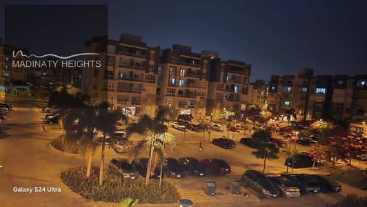 Special opportunity for sale in b12 - the most upscale phases of my city, allocated by the Urban Communities Authority. 140m apartment in the most requested model at a distinguished location. The location and view: • Open park view, not overlooked at all • Steps from the services of the phase, internal division: 3 bedrooms (including a master bedroom)
