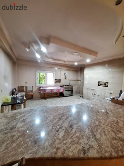 Duplex 400 meters Ground and first residence or administrative in the First Gathering