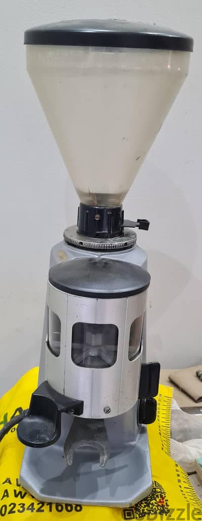 للبيع مطحنه MAZZER ايطالي مستعمله