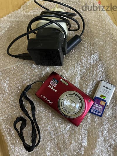 Camera nikon a100 used
