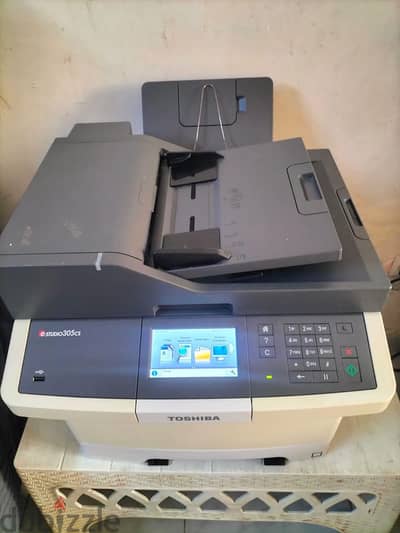ماكنة تصوير و طباعة توشيبا بحاله ممتازه للبيع Toshiba eStudio 305 cs