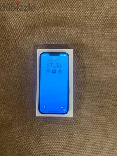 Iphone 13 used 128g with box no taxes