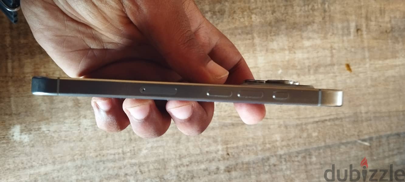 iPhone 16 pro 2