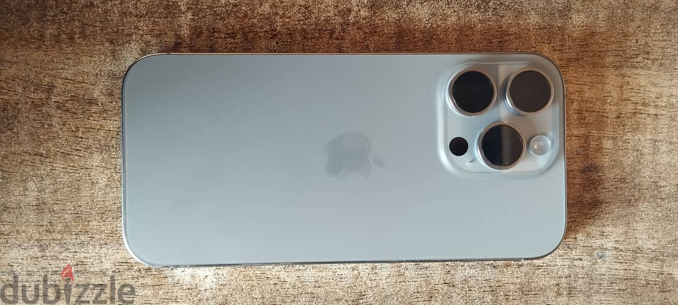 iPhone 16 pro 4