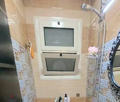 شباك الوميتال ٧٥ x ٧٥ حاله ممتازه للبيع