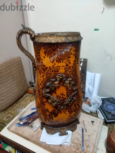 مزهرية بحالة جيدة جدا