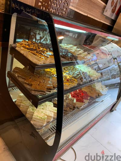 ثلاجة عرض حلوانى