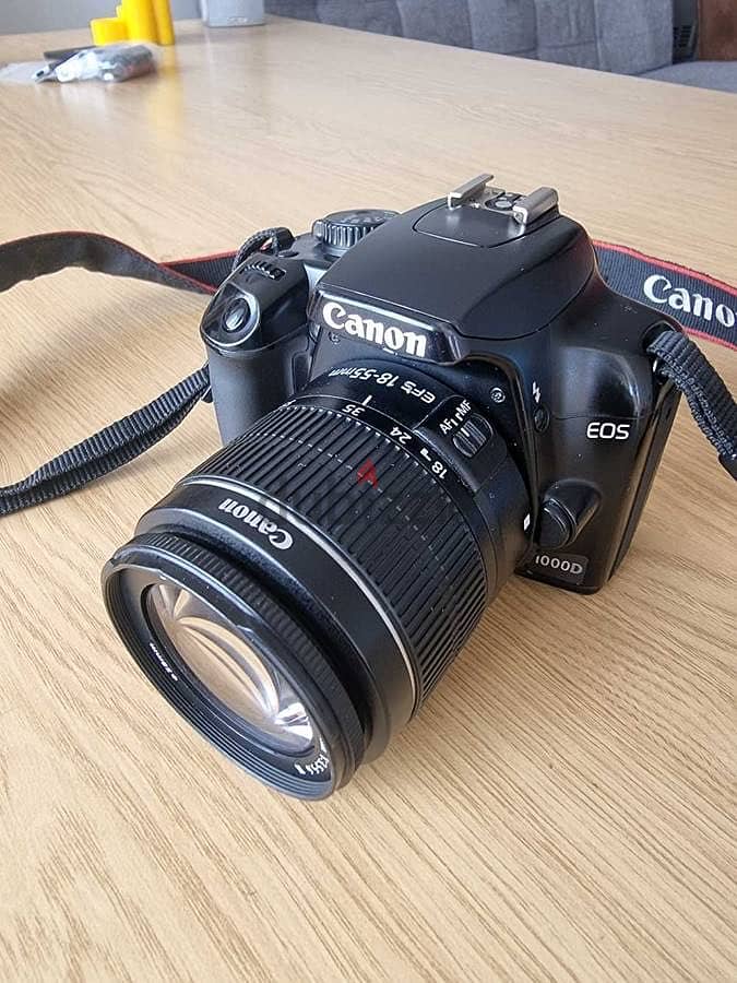 Cannon Eos Dal 1000D- used a few times only 1