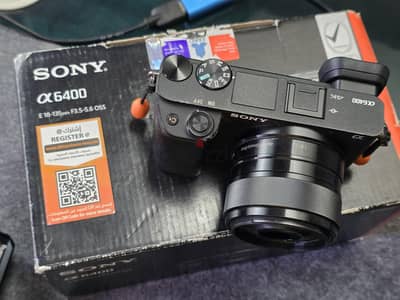كاميره  Sony a6400 مع عدستين . SmallRig Cage . كارت ميموري ١٢٨ . شنطة.