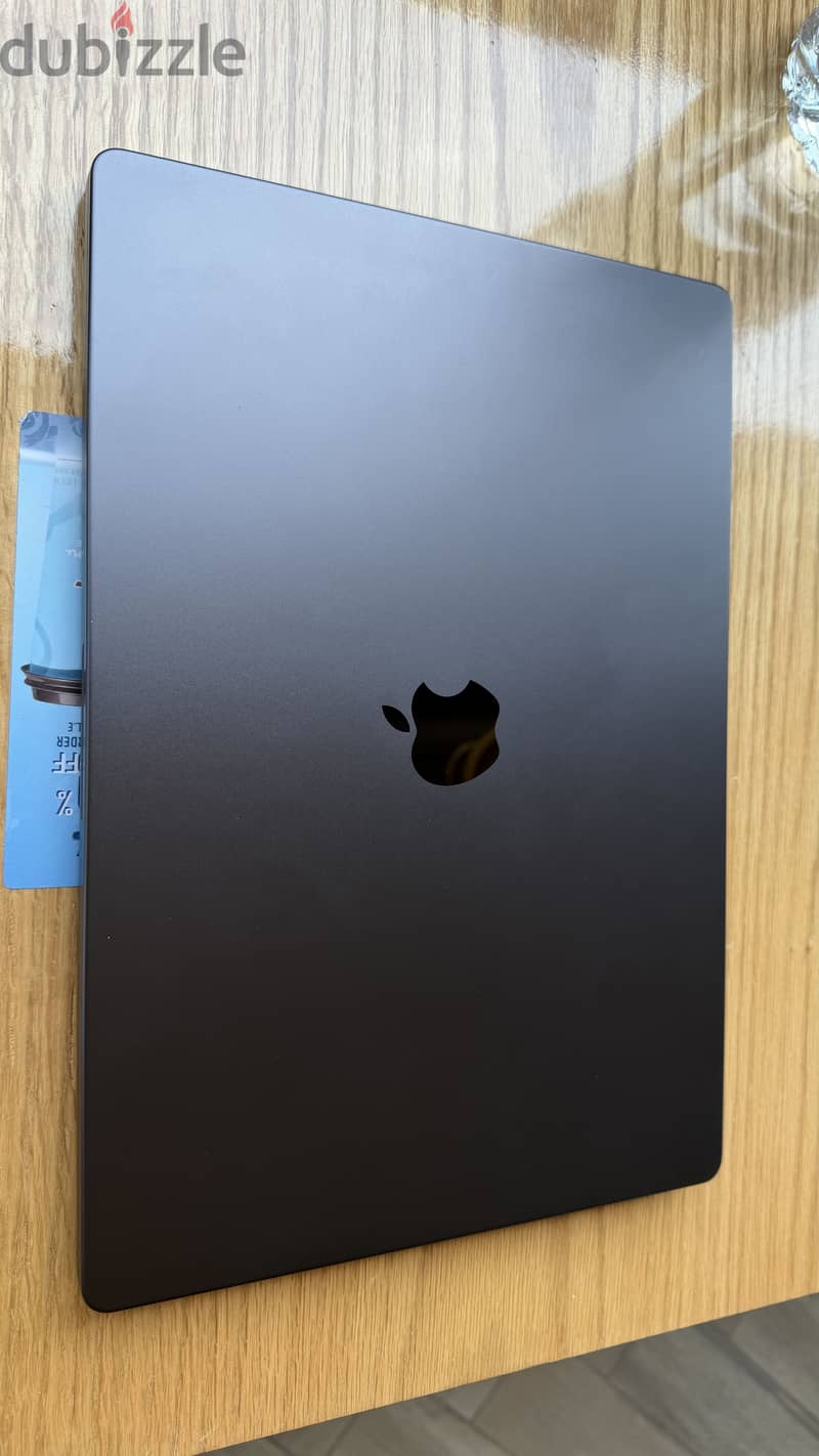 MacBook pro m4 pro 16 inches 3