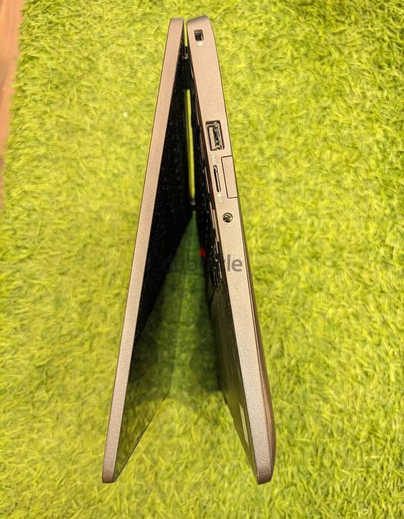 Dell 5300 2 in 1 laptop & tablet 4