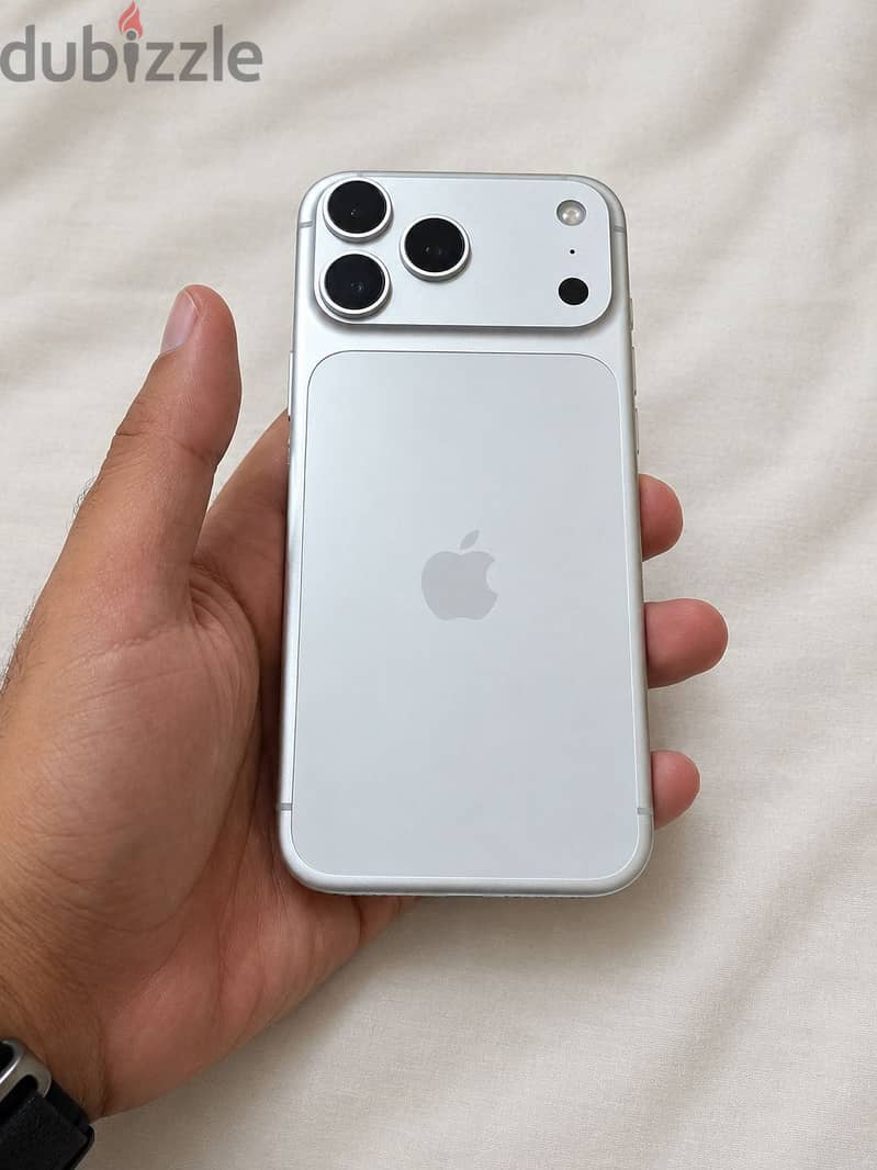Apple - iPhone 17 Pro Max 3