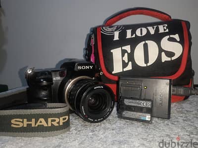 كاميرا  Sony a 700 بحاله ممتازه مع كافه الملحقات