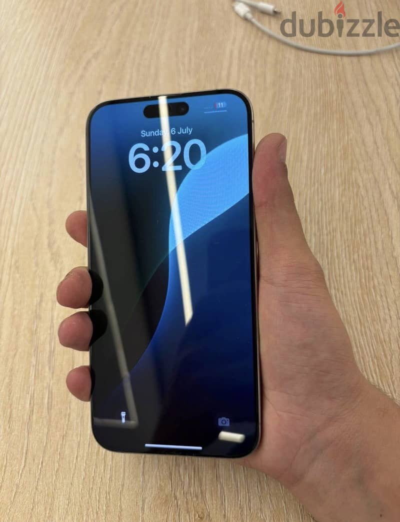Iphone 15 pro - 256 - 82% 3
