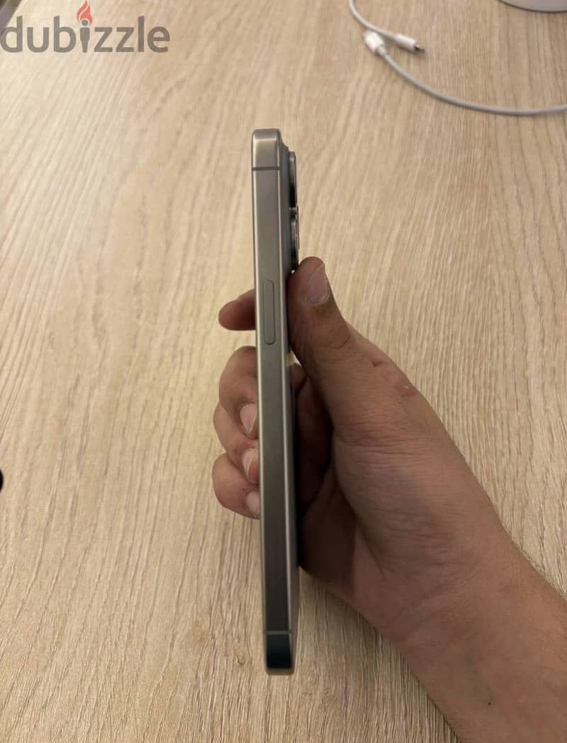 Iphone 15 pro - 256 - 82% 5
