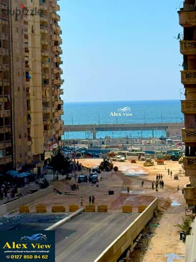 For sale, a licensed apartment in Sidi Bishr Bahri, Mohammed Najib main street, with a view of the sea.
