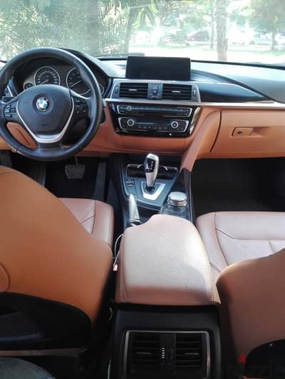 BMW 318 2019