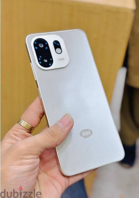 itel 100c 128gbs 8gb ram 3