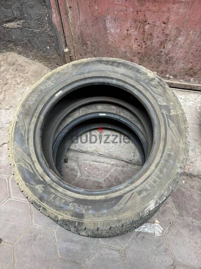 2 كاوتش مستعمل بحاله جيده جدا 225/60