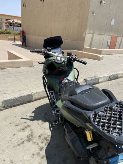 Scooter vigorey adv 200