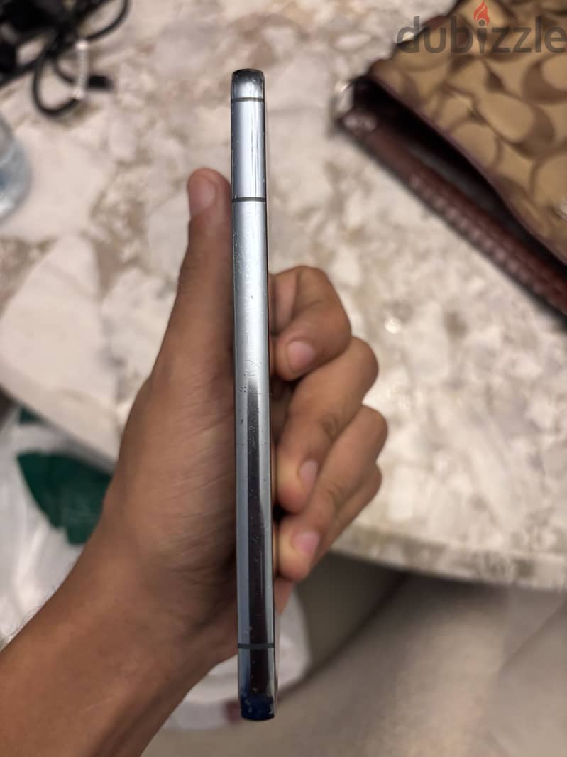 Samsung S22 4