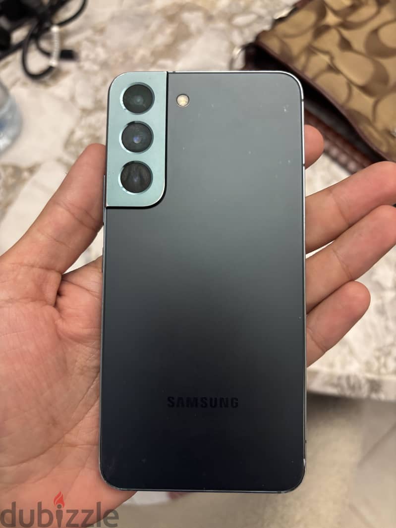 Samsung S22 5