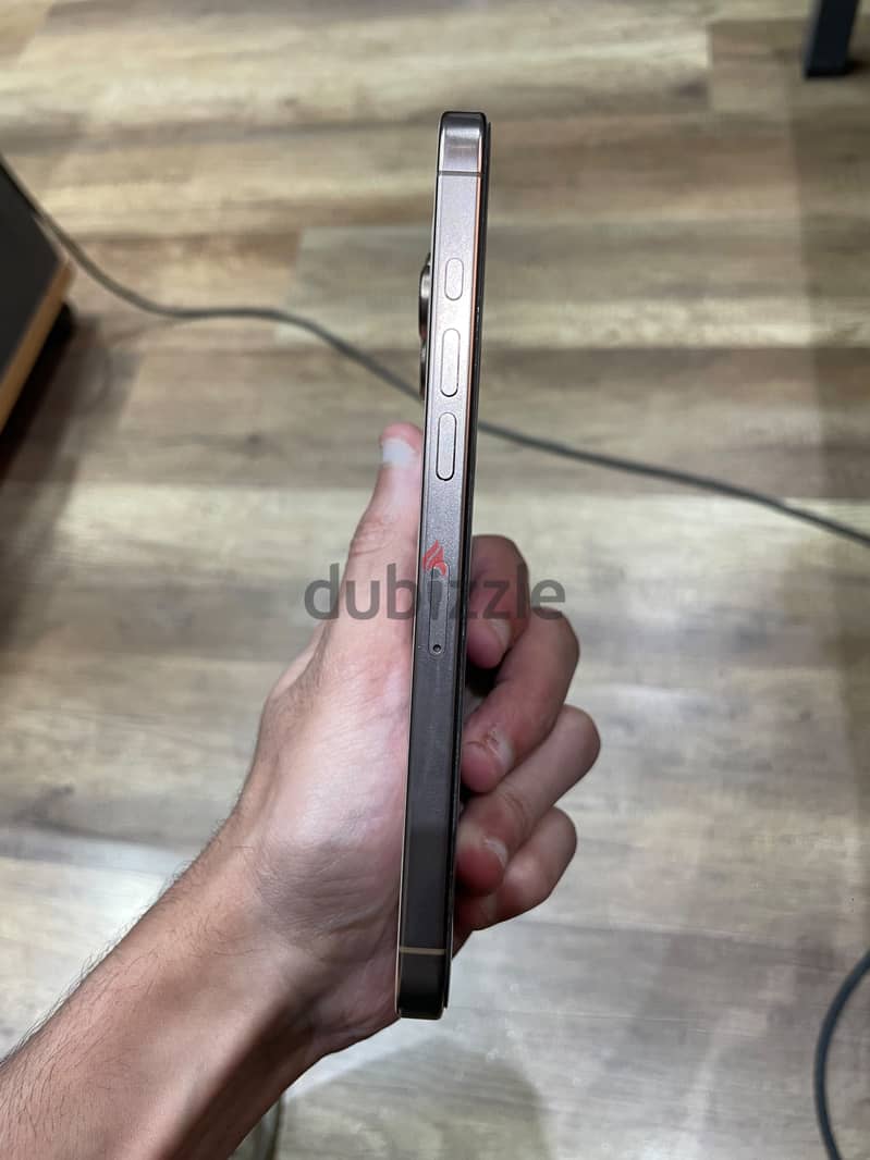 Apple - iPhone 16 Pro Max 1