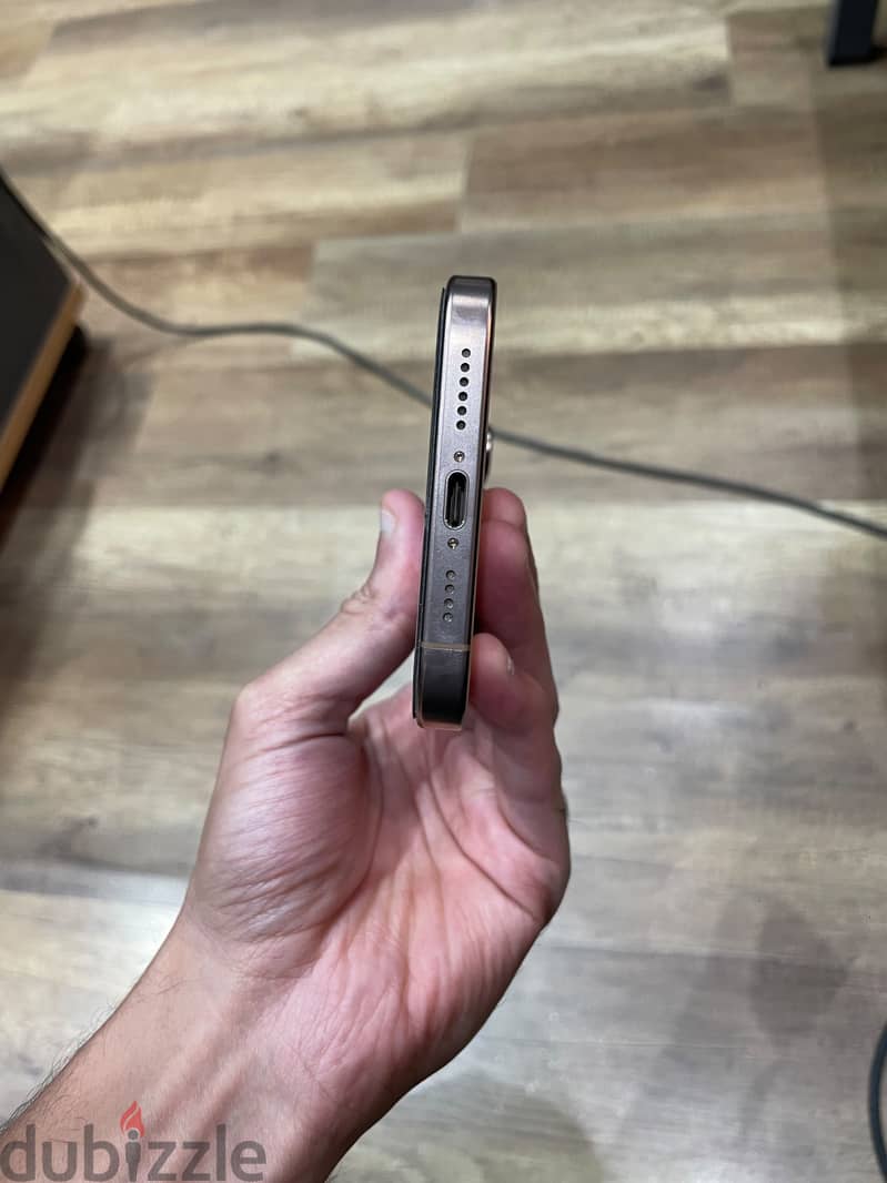 Apple - iPhone 16 Pro Max 3