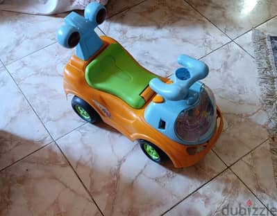 عجلة اطفال صغيرة بحاله جيدةِ