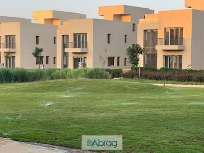 للبيع تاون هاوس تشطيب كامل في Hillside O West أوراسكوم استلام شهرين