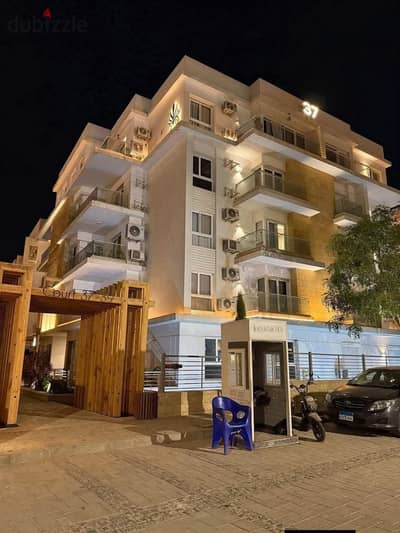 Unit Resale with garden  in Mountain View iCity October, prime location ready to move