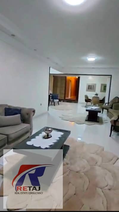 Apartment for sale in Nasr City (9th District): 250 sqm, sold fully furnished with three parking spaces. Ultra-super-lux finish; includes a share