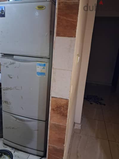 ثلاجة توشيبا بحالة جيدة جدا