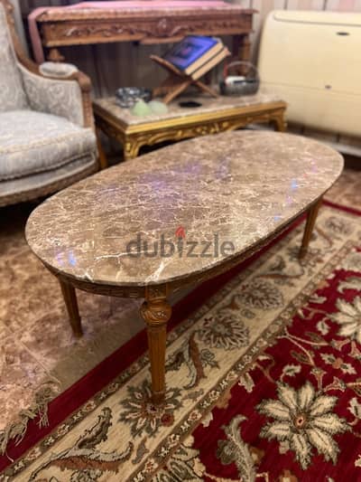 صالون لوييس كنبة و ٢ كرسي و ترابيزة رخام حالة الزيرووووووو خشب زان