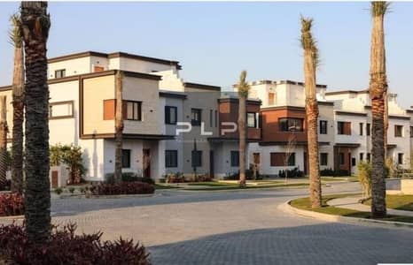 Resale corner townhouse at the lowest market price with payment facilities in Azzar Compound.