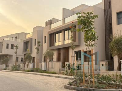 Twinhouse BUA 316 m land 276 m in vinci 10% down payment 10 years in new capital
