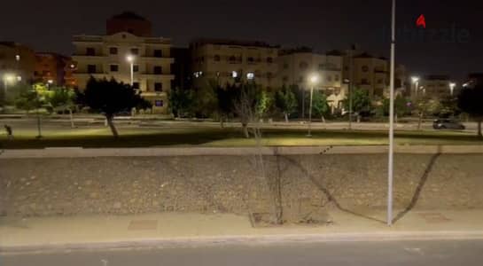 – إسكان الشباب، مدينة الشروق  موقع مميز جدًا – إطلالة مباشرة على مدرسة نبوية موسى ومول الجوهري