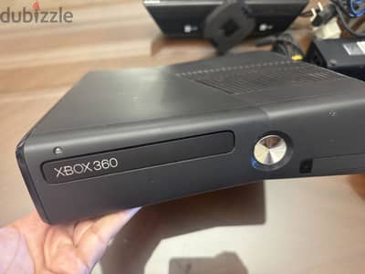 Xbox 360, open with many games installed like new