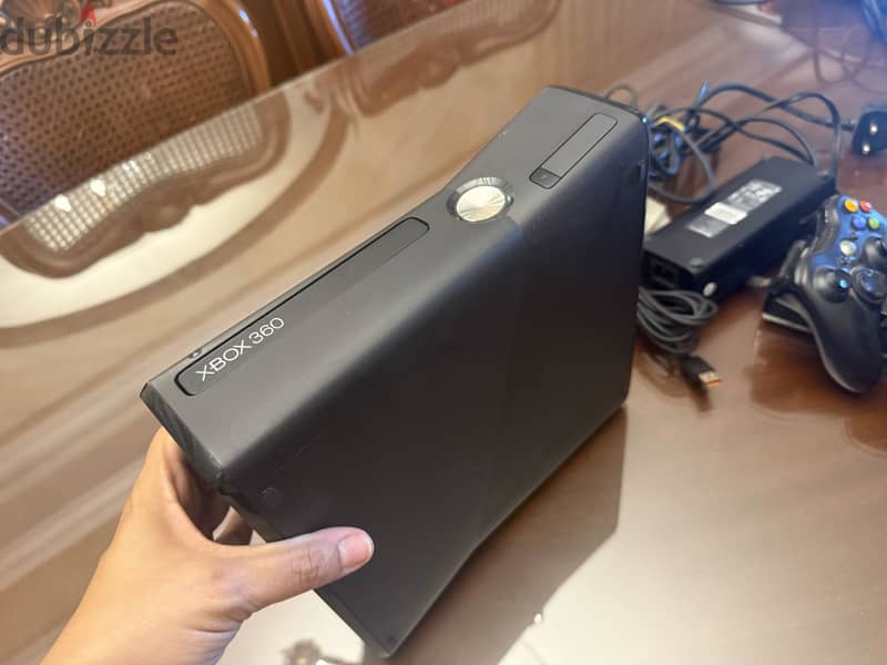 Xbox 360, open with many games installed like new 1