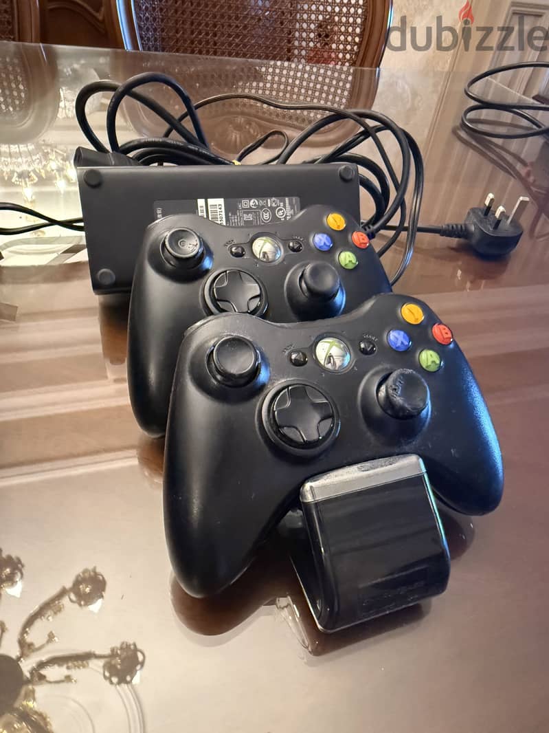 Xbox 360, open with many games installed like new 4