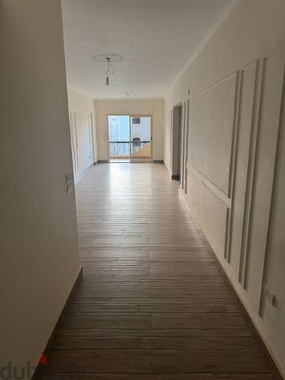للبيع شقة مميزة في البنفسج – عمارات
