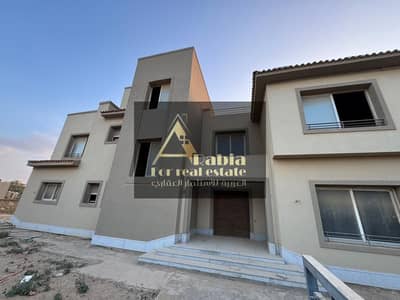 فيلا مستقلة فاخرة للبيع في بالم هيلز قطامية PK1 | 1050م أرض – 760م مباني | 6 غرف | 65 مليون
