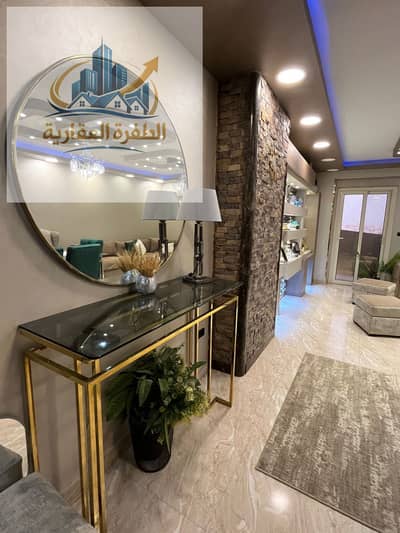 للذوق الراقى والهدوءشقه بالروف 285م صافى بالتجمع الخامس فى كمبوندبجوارنادى الزهورمشطب تشطيب فاخر